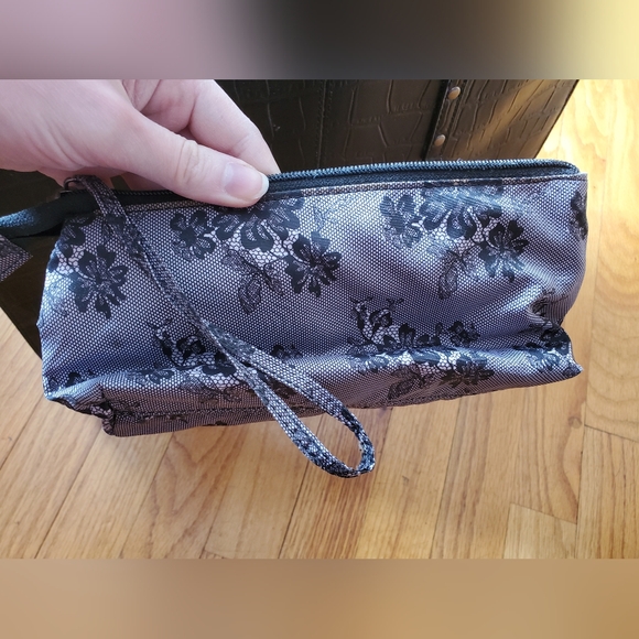 Wilsons leather bag with removable pouch- almost brand new - Picture 4 of 4